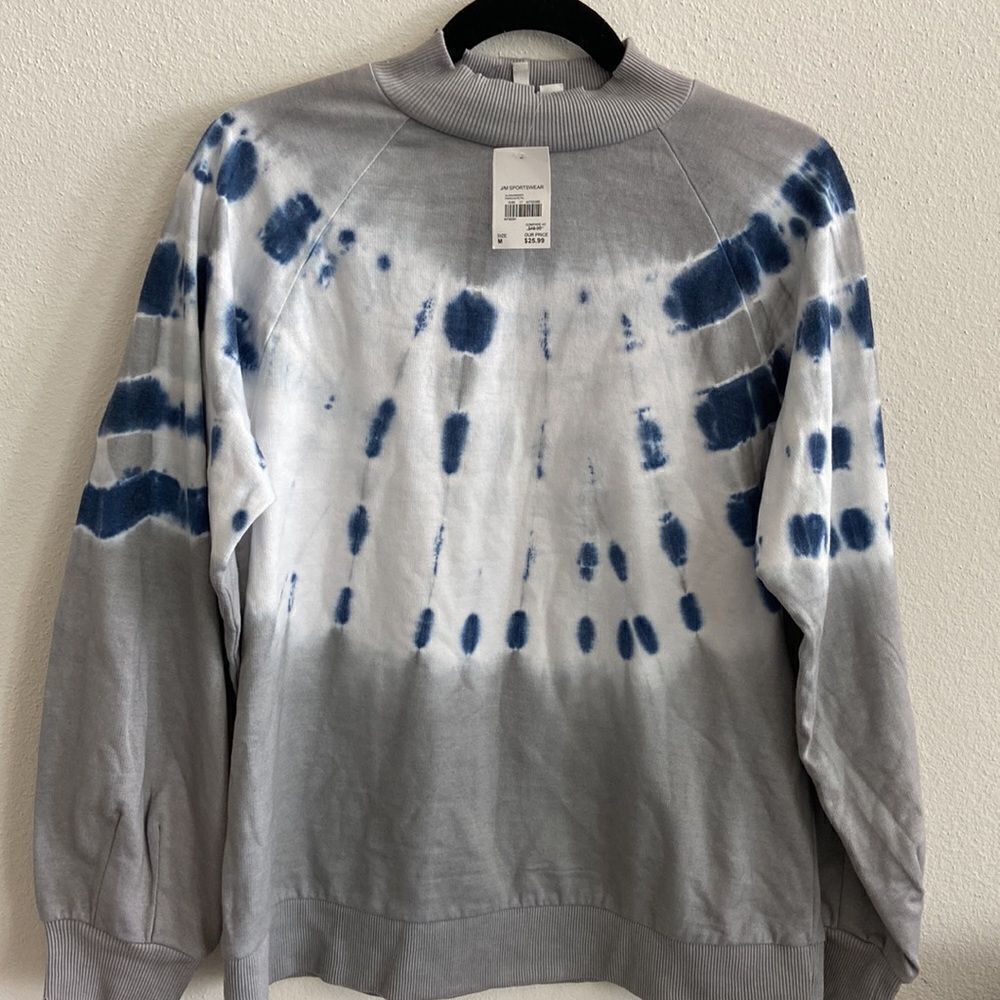 CaTO Top tie dye light gray white and blue NWT size M